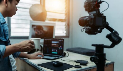 動画編集の副業は本当に稼げる？初心者の始め方や単価感、案件獲得方法を解説